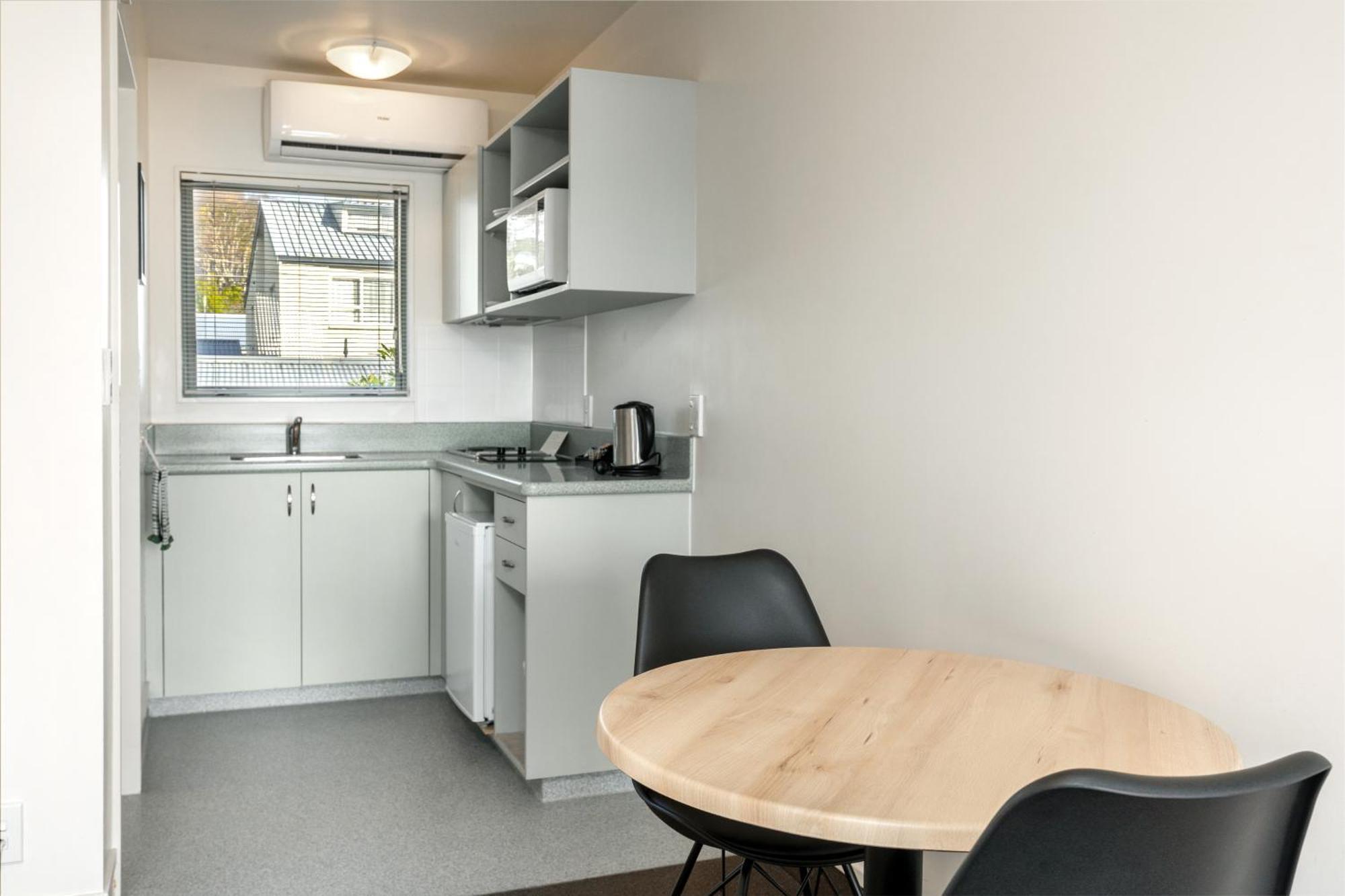 Jasmine Court Motel Пиктон Экстерьер фото
