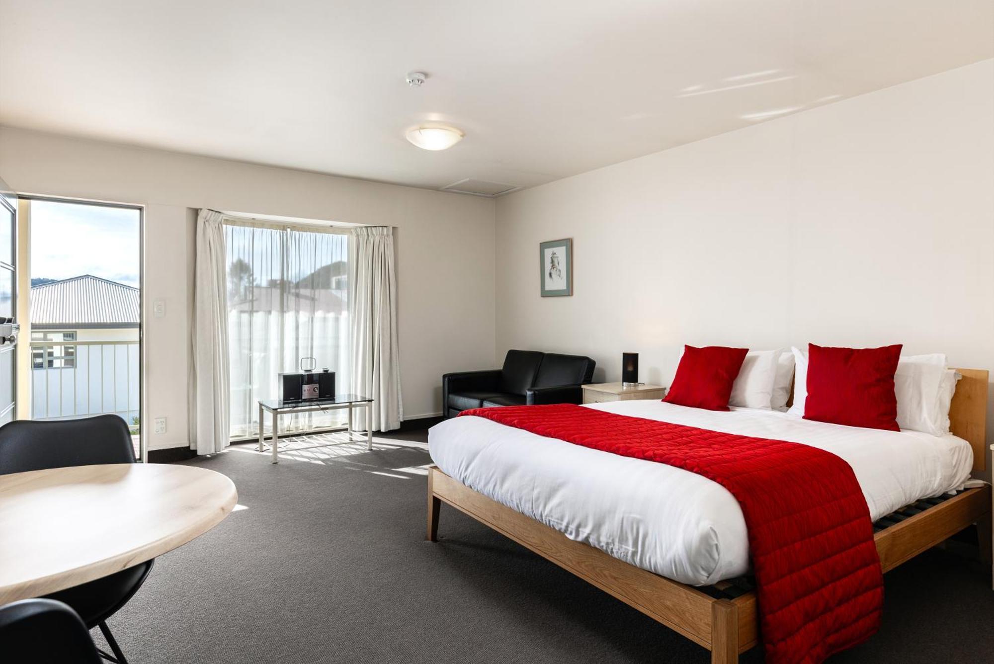 Jasmine Court Motel Пиктон Экстерьер фото