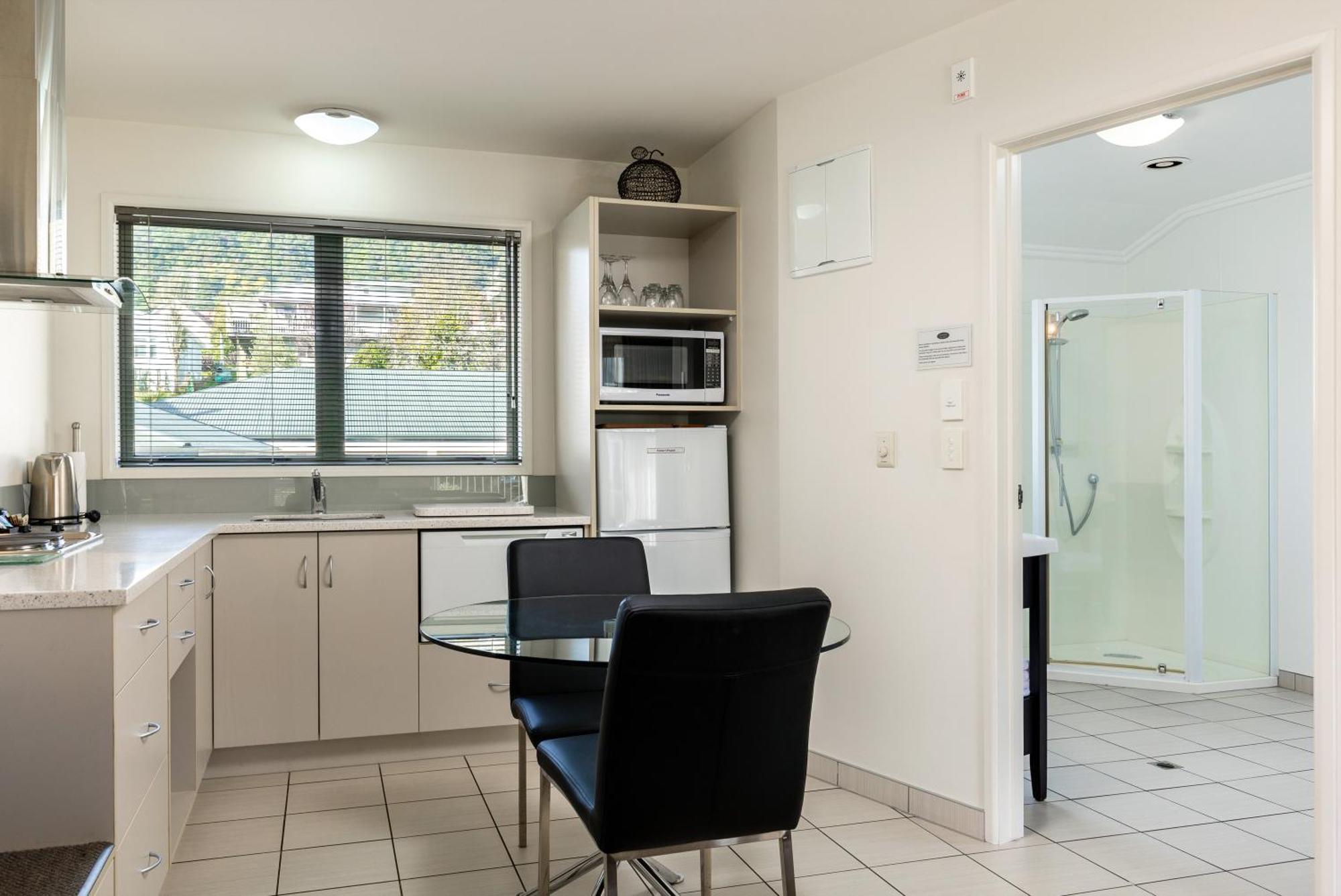 Jasmine Court Motel Пиктон Экстерьер фото