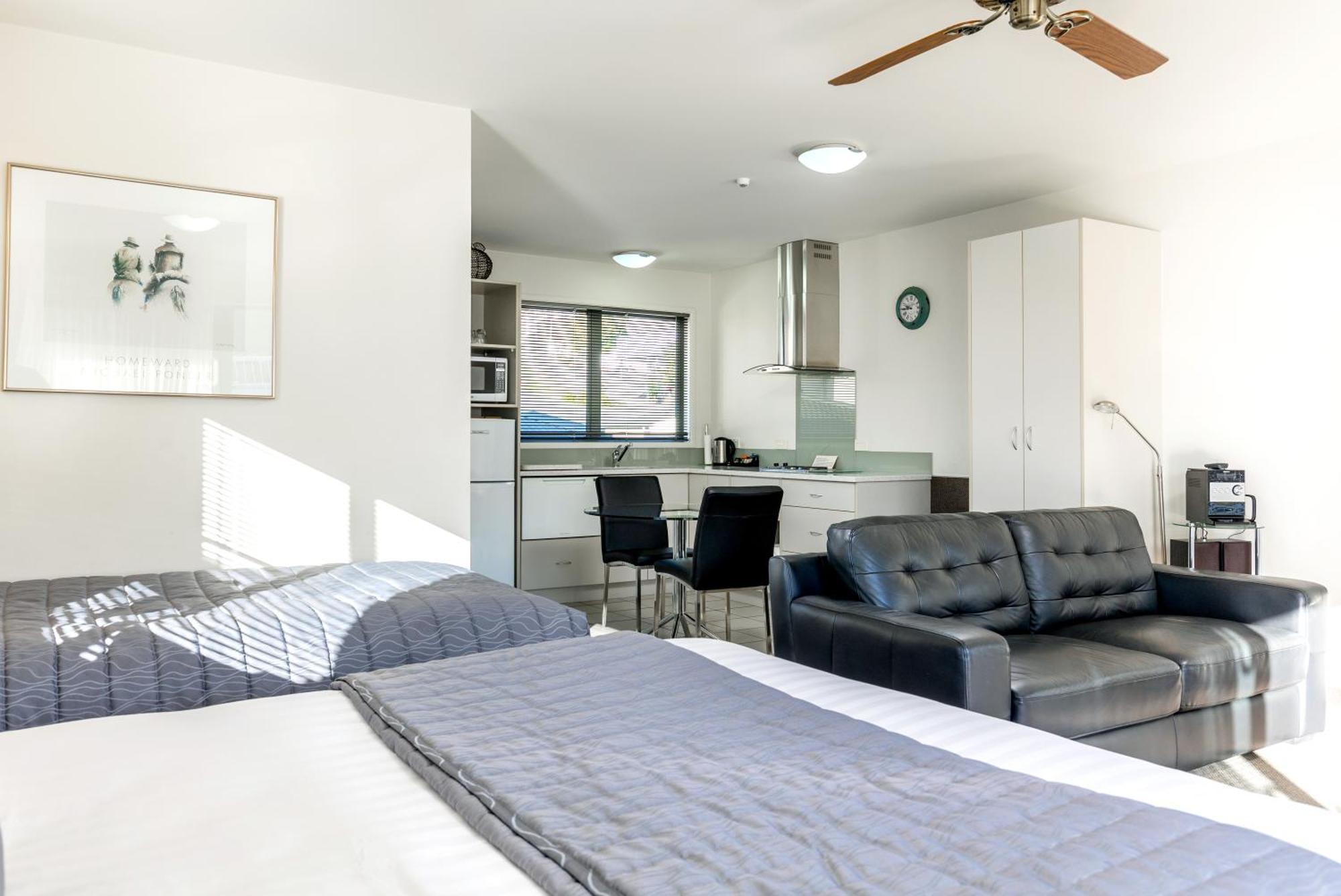 Jasmine Court Motel Пиктон Экстерьер фото