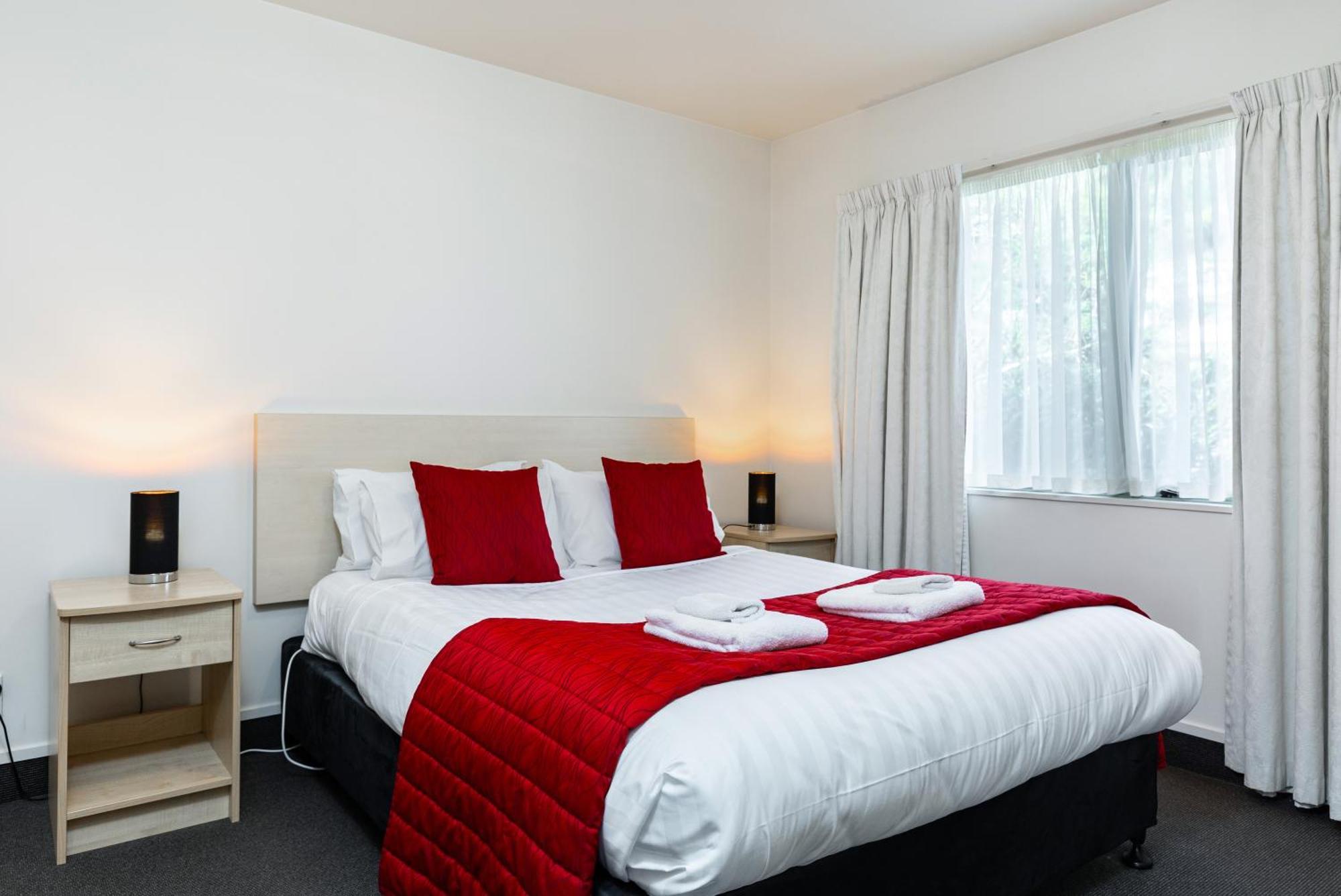 Jasmine Court Motel Пиктон Экстерьер фото