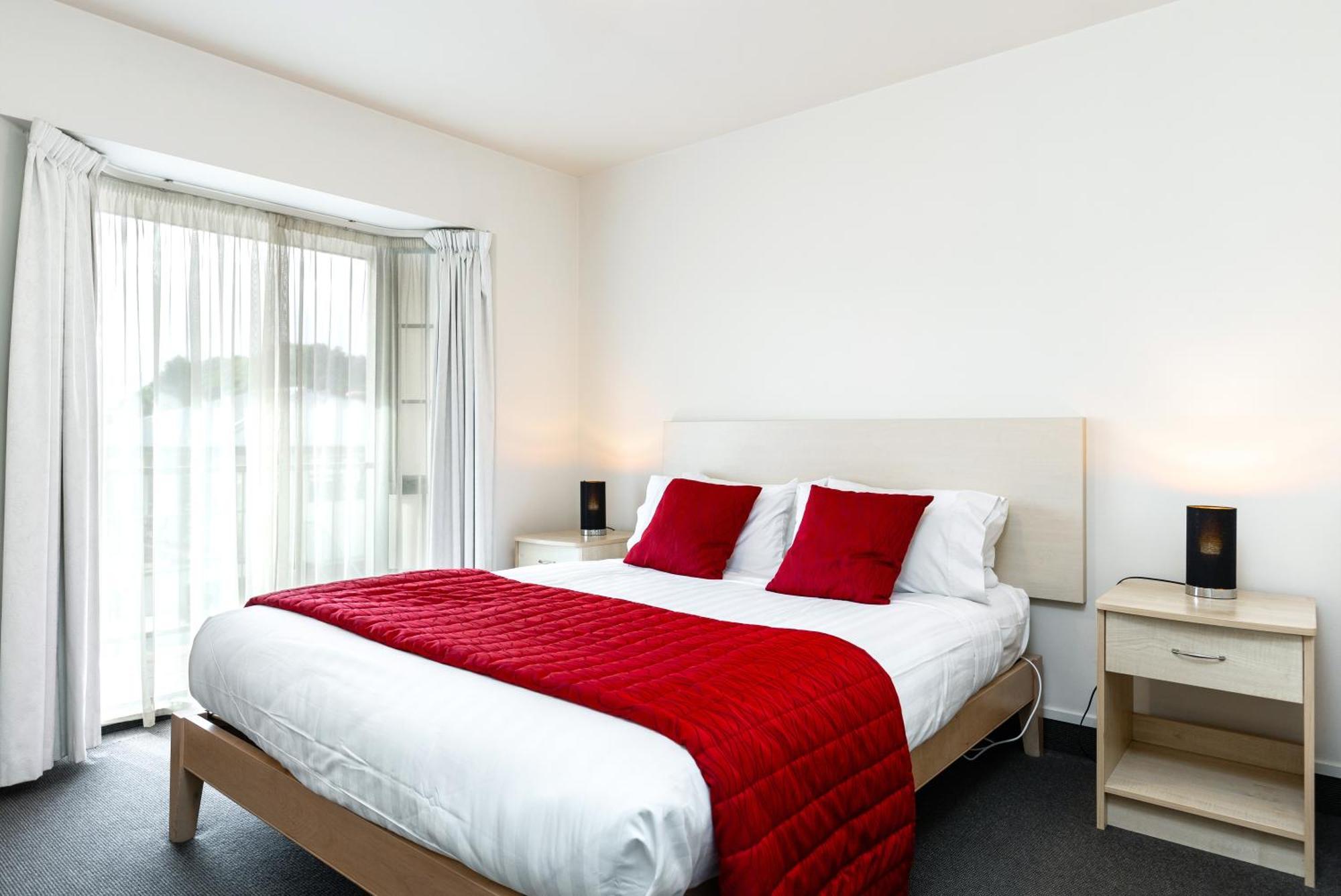 Jasmine Court Motel Пиктон Экстерьер фото