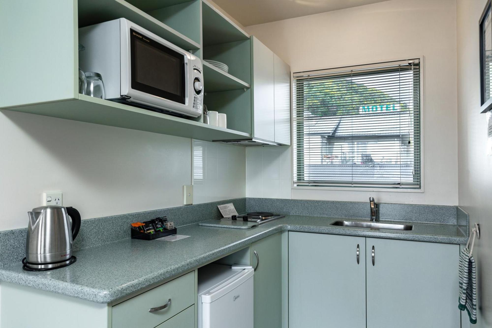 Jasmine Court Motel Пиктон Экстерьер фото