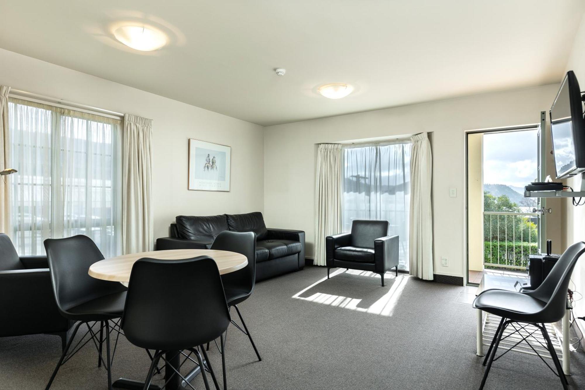 Jasmine Court Motel Пиктон Экстерьер фото