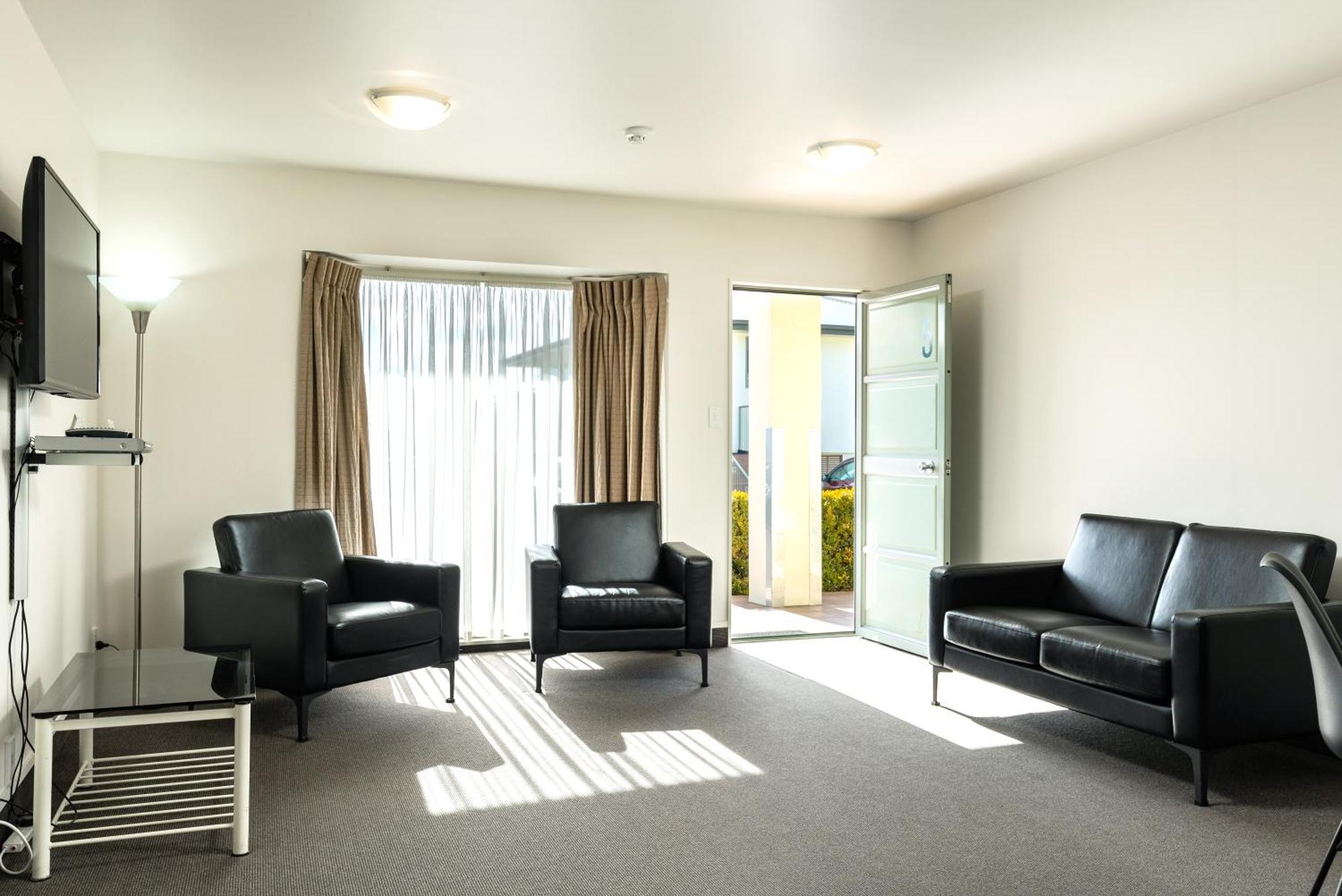 Jasmine Court Motel Пиктон Экстерьер фото