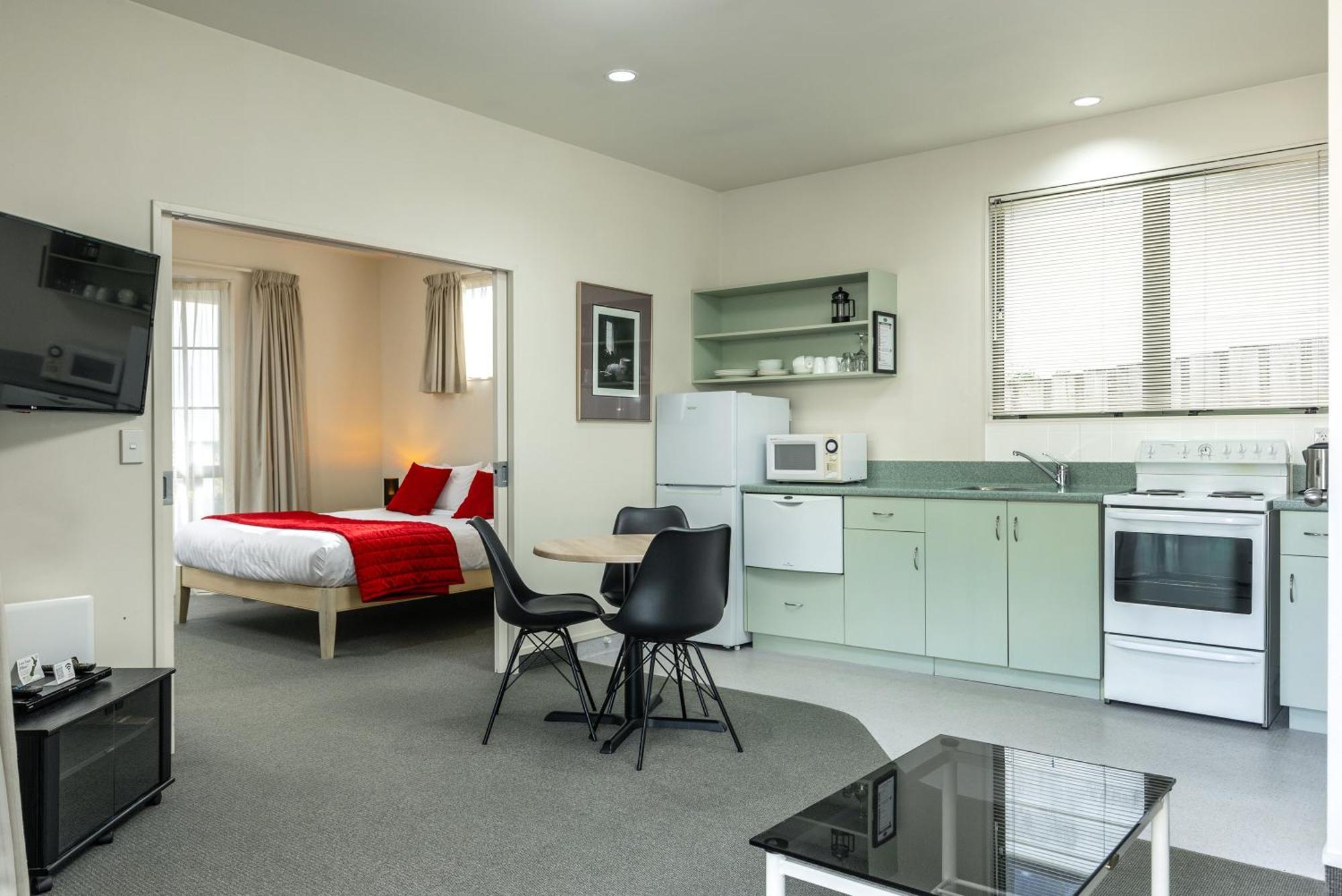 Jasmine Court Motel Пиктон Экстерьер фото