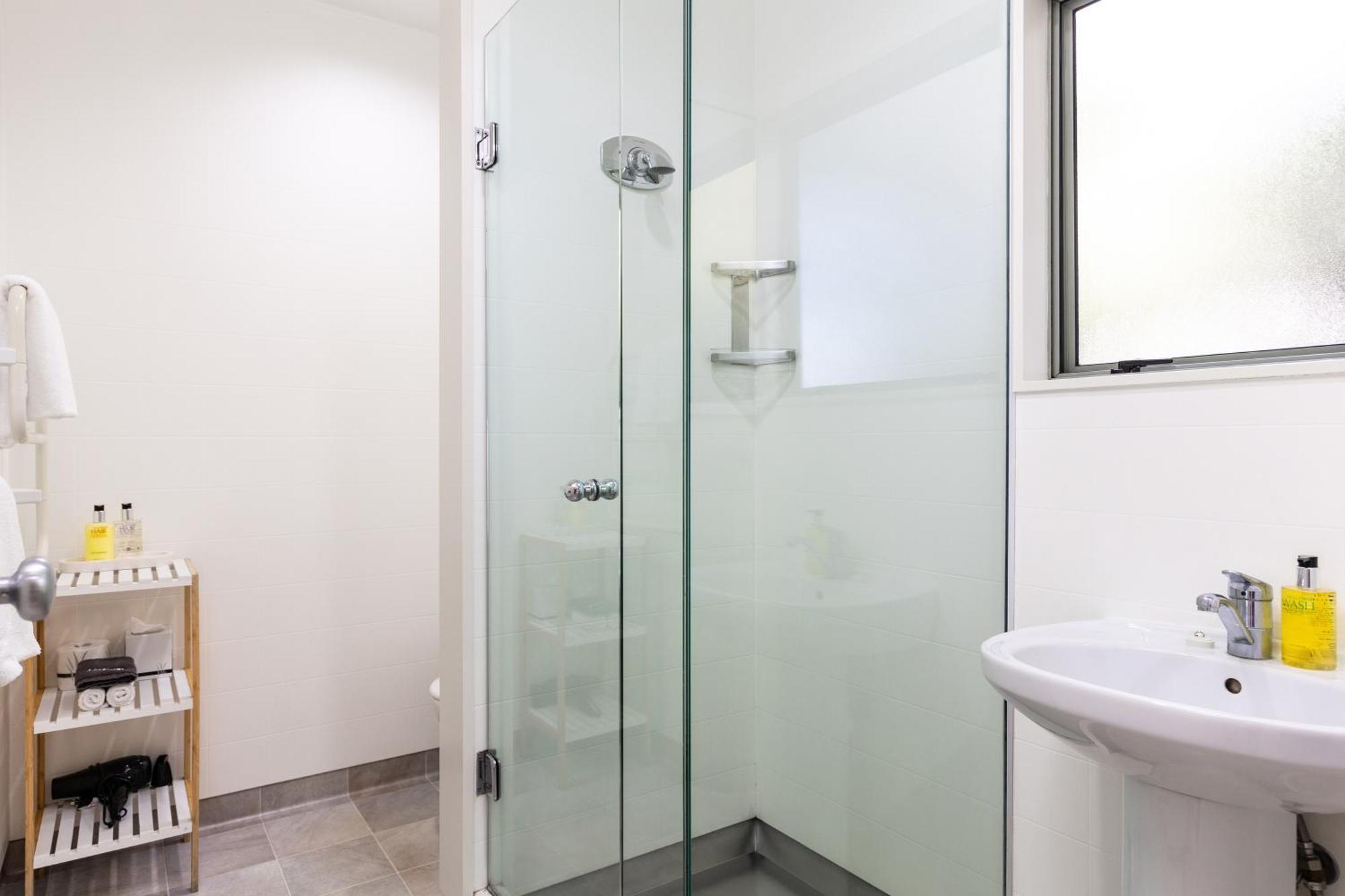 Jasmine Court Motel Пиктон Экстерьер фото