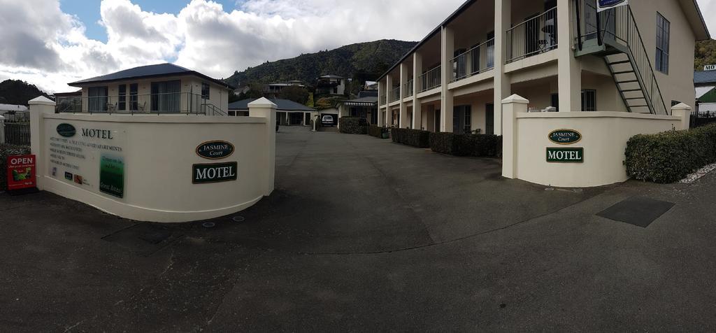 Jasmine Court Motel Пиктон Экстерьер фото